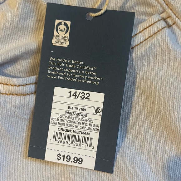 Universal Thread High Rise Jean Shorts - Picture 6 of 6